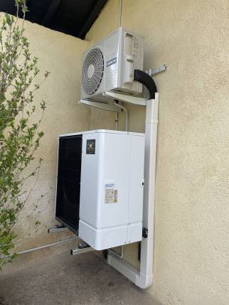 Unité extérieure de pompe à chaleur air-eau posée en rénovation énergétique - Saint-Marcel-lès-Valence 26320