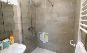 Rénovation d'une salle de bain à Saint-Étienne avec Ma PrimeAdapt' (42100)