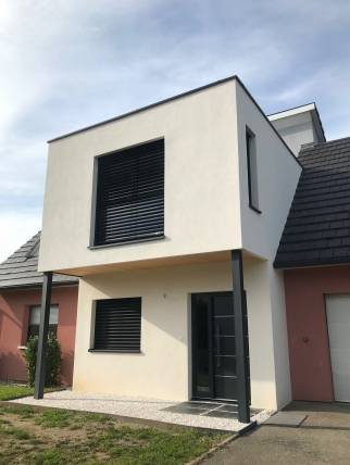 Agrandissement de maison sur deux niveaux à Village Neuf