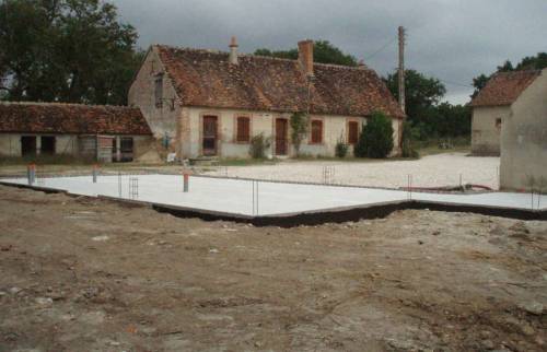 Destruction d'une vieille grange pour reconstruction à neuf à Veilleins (41)