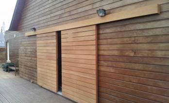 construction garage en bois porte coulissante