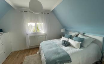 Chambre mansardée bleu