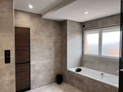 Rénovation de salle de bain avec nouvelle baignoire - Saint-Paul-en-Varax 01