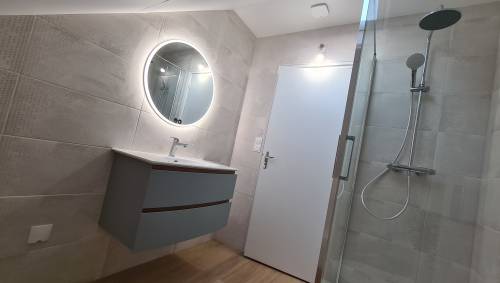 La salle de bains de l'étage