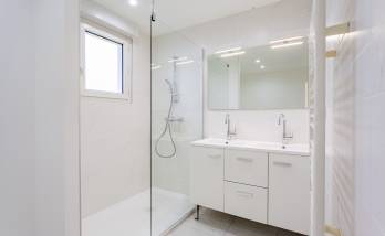 Champagne au Mont D'or (69410) : Rénovation de salle de bains dans un style épuré et lumineux