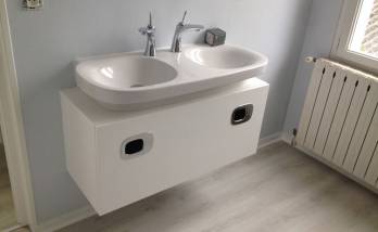 Rénovation d'une salle de bains dans une maison 