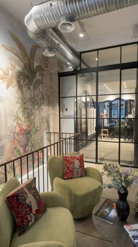 Verrière atelier toute hauteur, séparation du coin VIP