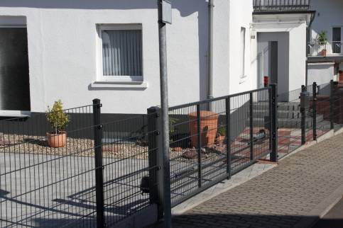 pose cloture noir - La Maison Des Travaux