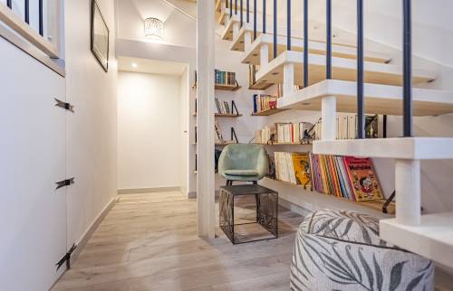 Escalier et coin lecture