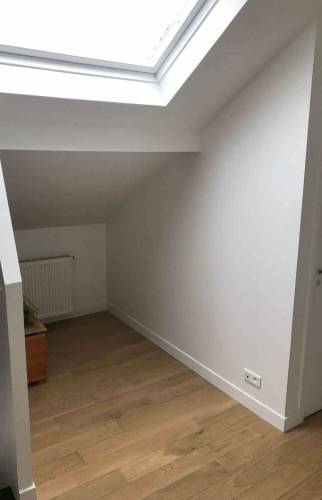 Optimisation de l'espace pour un bureau sous les combles d'une maison en région parisienne