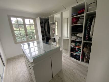 Créer un dressing sur mesure à Saint-Denis-de-Pile