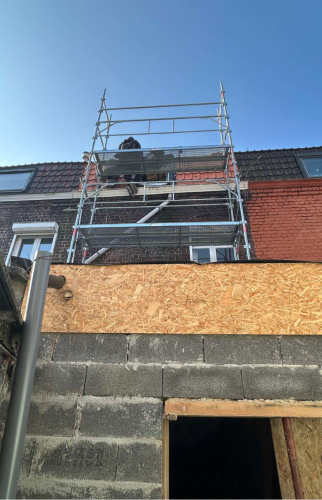 Pose d'une nouvelle couverture de tuile 