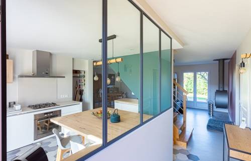 Verrière d'atelier en acier posée par un ferronnier  