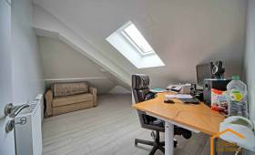 Bureau/petit salon sous combles (Brunoy 91800)
