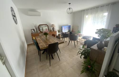 pièce à vivre maison rénovée La Maison Des Travaux Alès