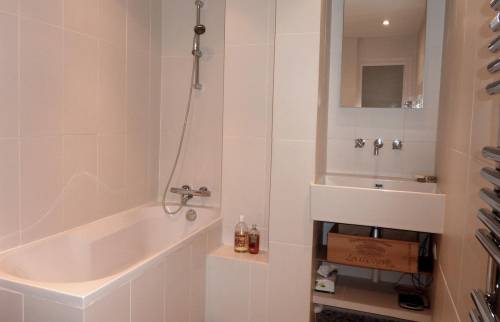 Rénovation complète d’un appartement rue du Bac (Paris 7ème)