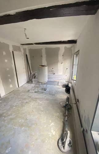 Pendant les travaux : les cloisons sont refaites