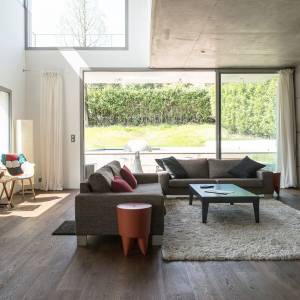 maison-architecte-salon-beton-brut-loft-Collonges-au-Mont-DOr