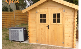 Chalet en bois abritant le système de chauffage de la piscine