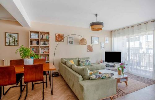 Rénovation d'un appartement avec cuisine ouverte sur l'espace séjour, Lyon 