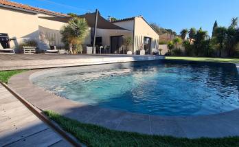 Aménagement de piscine dans un jardin