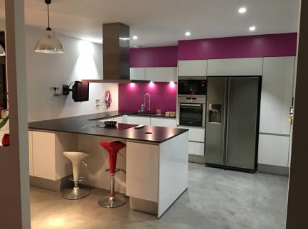 Aménagement d’une cuisine moderne à Schweighouse-sur-Moder