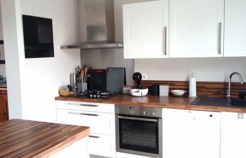 Cuisine équipée ouverte sur le séjour