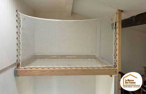 mezzanine sous combles, filet d’habitation combles, optimisation combles maison, aménagement espace atypique Divonne-les-Bains, combles habitables