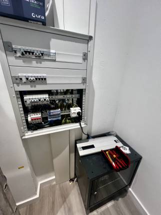 Remise à neuf d'une agence commerciale à Fréjus