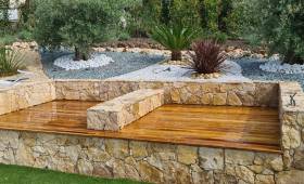 Création d'une assise en pierre et bois