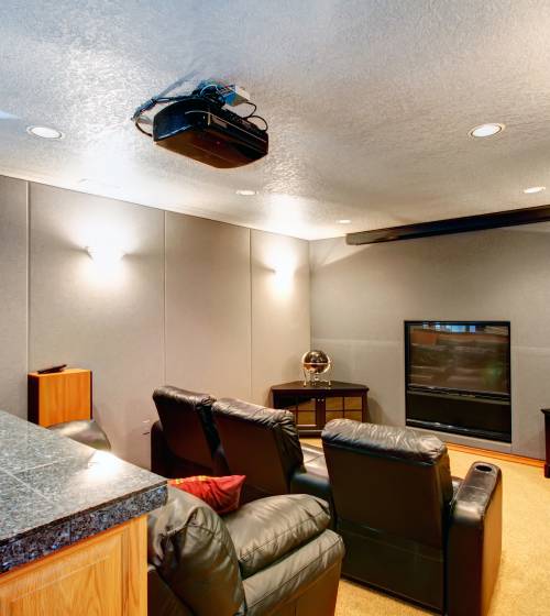 Aménagement sous-sol en souplex salon home vidéo