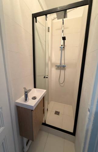 petite salle de bain à paris 17