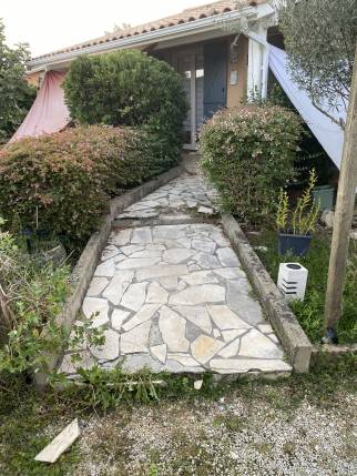 Allée de maison avant travaux de rénovation extérieure - Montauban 82000