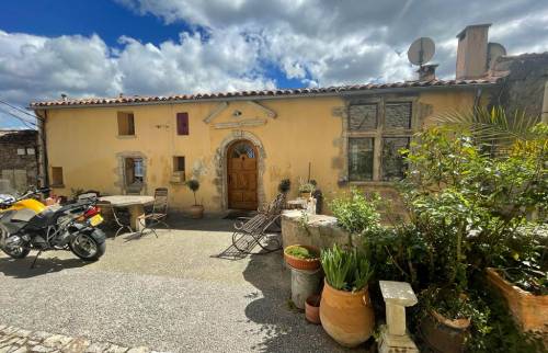 Avant le ravalement de façade à la chaux