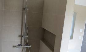 Nouvelle salle de bain design La Maison Des Travaux Ales