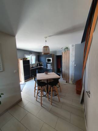 Rénovation de cuisine moderne terminée à Pont-Péan - Vue générale