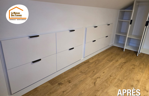 chambre cocooning moderne, solutions rangement intelligentes, parquet bois naturel, déco chambre zen, peinture mur accent