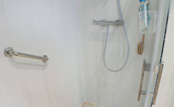 Douche à l'italienne à Thomery