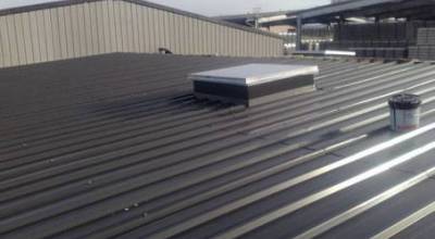 Rénovation de toiture industrielle en bac acier