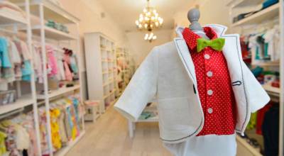 aménagement magasin de vêtements pour enfants