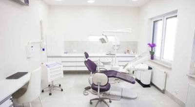 Un revêtement de sol propre, résistant et facile à nettoyer dans un cabinet dentaire