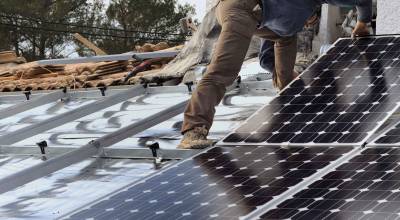 Installer des panneaux photovoltaïques sur le toit de votre hôtel