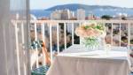 balcon avec coin repas 