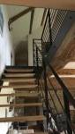 Escalier noir et bois 2/2