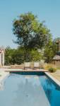 Piscine dans le sud avec coin cosy 