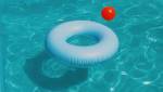 Piscine avec bouée et ballon 