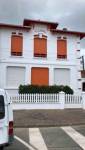 façade d'une maison blanche à Arcachon