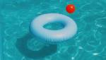 Piscine avec bouée et ballon 