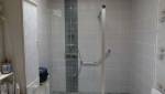 Création d'une salle de bains avec douche à l'italienne sous toit sur Alby-sur-chéran