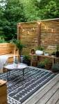 Terrasse aménagée avec diverses plantations